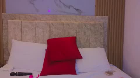 Snapshot of laiamilf chatting on March 7, 12:48 am laiamilf online show from March 7, 12:48 am