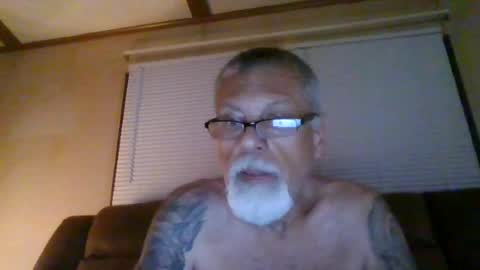 laidbackluxury online show from June 19, 3:44 am