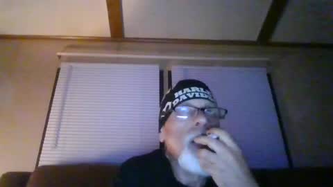 laidbackluxury online show from June 23, 3:48 am