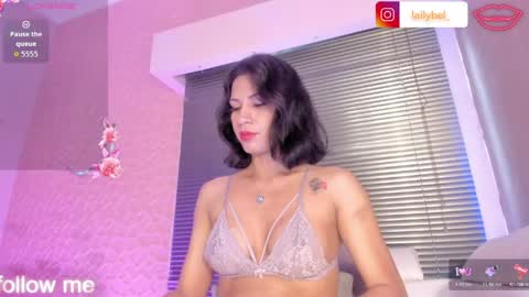 laiily bell online show from April 28, 8:14 pm