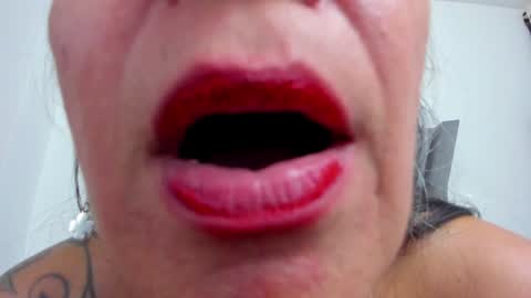 Lailacastillo online show from January 16, 1:36 pm