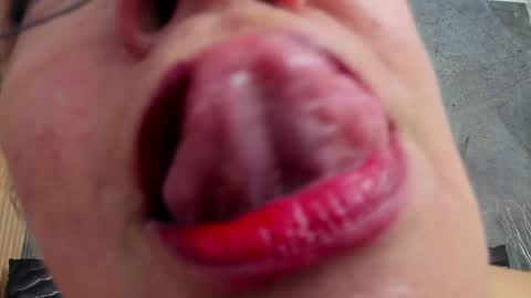 Lailacastillo online show from April 23, 12:29 pm