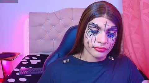 Snapshot of lailahdark chatting on October 26, 5:46 am Camila online show from October 26, 5:46 am