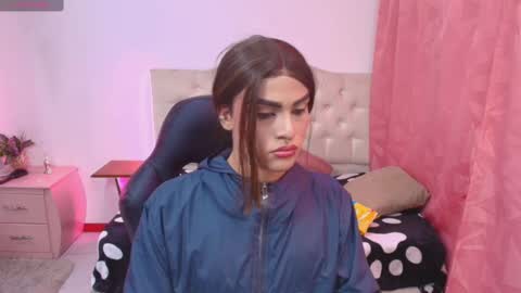 Snapshot of lailahdark chatting on November 6, 4:02 am Camila online show from November 6, 4:02 am