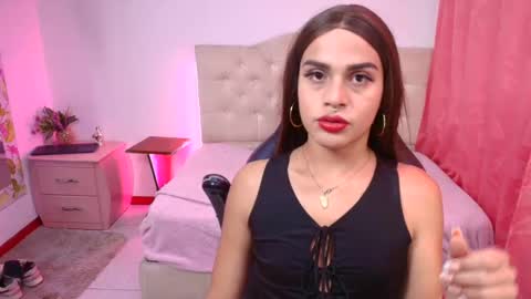 Snapshot of lailahdark chatting on November 8, 5:07 am Camila online show from November 8, 5:07 am