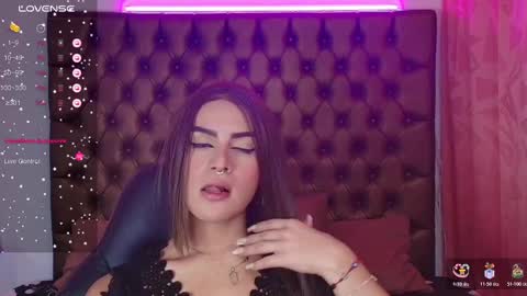 Snapshot of lailahdark chatting on November 18, 3:45 am Camila online show from November 18, 3:45 am