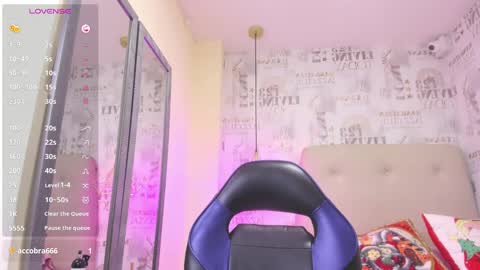Snapshot of lailamorfy chatting on December 18, 12:51 pm online show from December 18, 12:51 pm