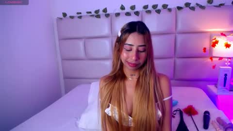 Laila Stilwills online show from November 7, 2:11 am