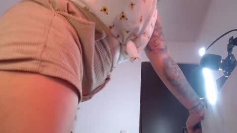 Snapshot of laimorgan chatting on October 3, 8:28 pm LALI online show from October 3, 8:28 pm