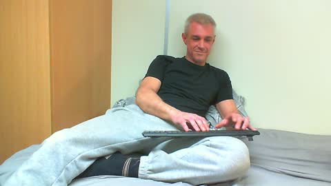 Lain online show from March 29, 9:26 pm