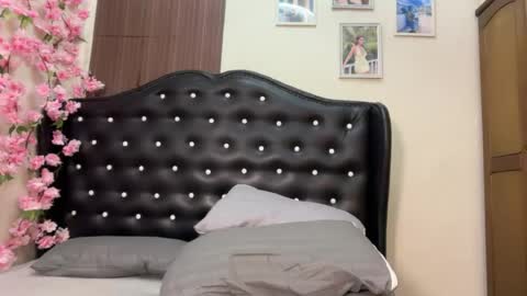 kristine online show from July 18, 6:12 pm