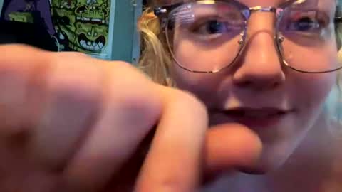 lala_lana13 online show from August 5, 10:12 pm