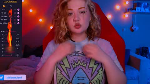 Snapshot of lala_loulou chatting on December 26, 9:15 pm Nicky online show from December 26, 9:15 pm