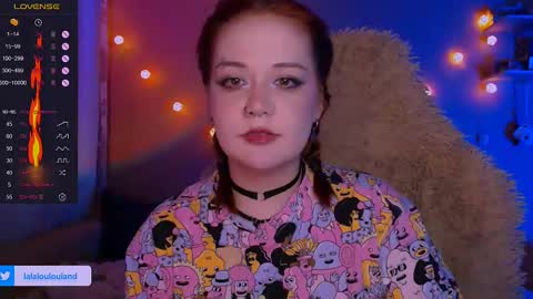 Snapshot of lala_loulou chatting on February 17, 6:37 pm Nicky online show from February 17, 6:37 pm