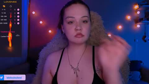 Snapshot of lala_loulou chatting on February 23, 7:07 pm Nicky online show from February 23, 7:07 pm