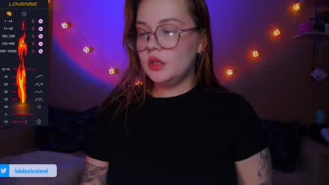 Snapshot of lala_loulou chatting on October 19, 8:20 pm Nicky online show from October 19, 8:20 pm