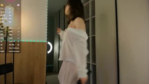 Julia online show from November 24, 8:08 pm