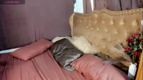 Snapshot of lalisaslut69 chatting on September 10, 1:05 am lisaa online show from September 10, 1:05 am