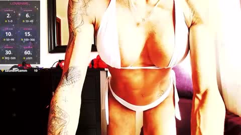 Snapshot of lalolaonly chatting on October 5, 10:13 am Lola online show from October 5, 10:13 am