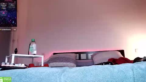 Lola online show from March 9, 9:52 pm