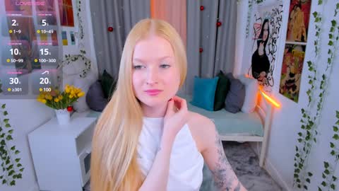 Laly online show from December 17, 4:32 pm