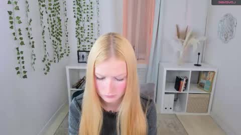 Laly online show from October 1, 11:27 am