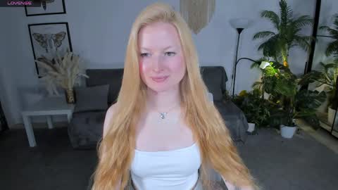 Laly online show from April 25, 1:41 pm