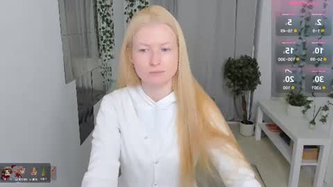 Snapshot of laly_peach chatting on July 21, 11:34 am Laly online show from July 21, 11:34 am
