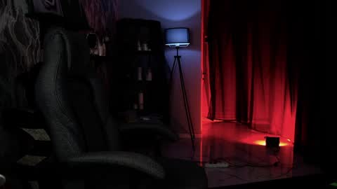 just call me Lana  and her security online show from March 26, 9:04 am