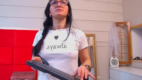 LanaBanner online show from April 19, 4:34 am