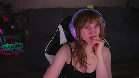 Snapshot of lana_del_kay chatting on April 10, 8:02 pm Kay online show from April 10, 8:02 pm