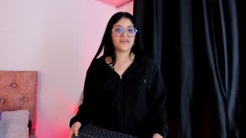 ... .          . ... online show from February 3, 6:17 pm