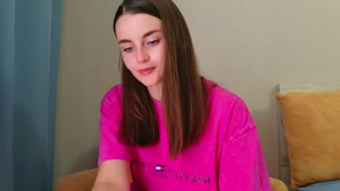 Snapshot of lana_gl chatting on April 22, 8:39 am lana_gl online show from April 22, 8:39 am