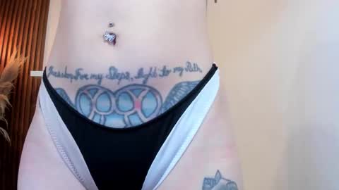 Snapshot of lana_jonnes_ chatting on November 7, 9:48 pm Lana igauroraaaaaaaaa 1 online show from November 7, 9:48 pm