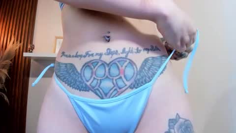 Snapshot of lana_jonnes_ chatting on November 10, 4:22 am Lana igauroraaaaaaaaa 1 online show from November 10, 4:22 am