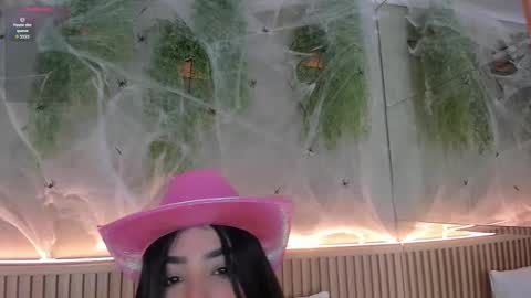 lana_lann online show from October 11, 11:20 am