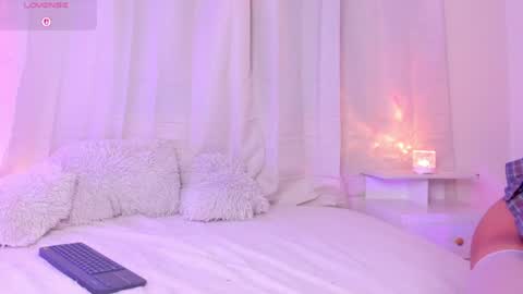 INDEPENDENT MODEL online show from June 27, 1:43 am