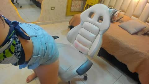 Snapshot of lana_rey_1 chatting on April 7, 2:06 pm Lana Rey online show from April 7, 2:06 pm