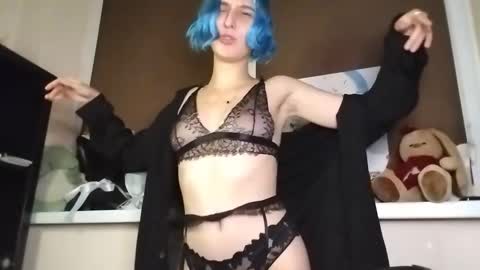 Snapshot of lana_tews chatting on October 1, 7:20 pm lana_tews online show from October 1, 7:20 pm