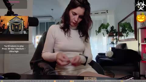 Snapshot of lana_the_virus chatting on October 27, 2:32 pm Lana The Virus online show from October 27, 2:32 pm