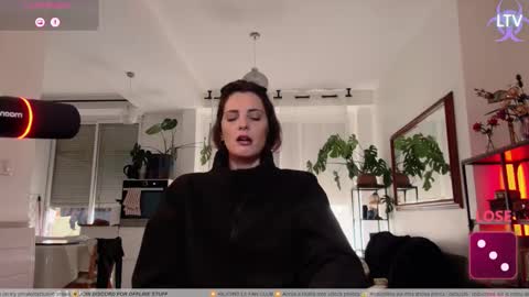 Snapshot of lana_the_virus chatting on November 7, 1:11 pm Lana The Virus online show from November 7, 1:11 pm