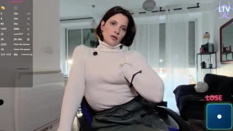 Snapshot of lana_the_virus chatting on November 29, 1:25 pm Lana The Virus online show from November 29, 1:25 pm