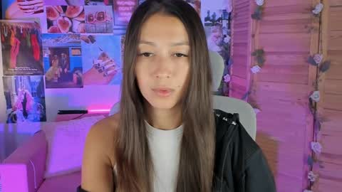 Snapshot of lanabakers chatting on February 5, 2:40 am LanaBakers NONUDE MODEL online show from February 5, 2:40 am