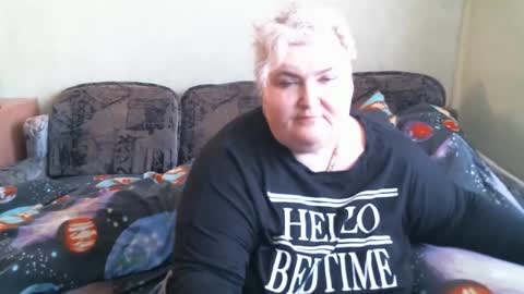 Snapshot of lanacat555 chatting on February 19, 11:38 am lanacat555 online show from February 19, 11:38 am