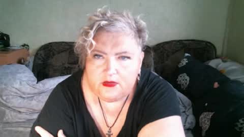 lanacat555 online show from December 4, 8:34 am