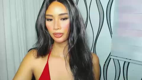 Snapshot of lanadel_hilton chatting on December 31, 12:21 am Lana online show from December 31, 12:21 am