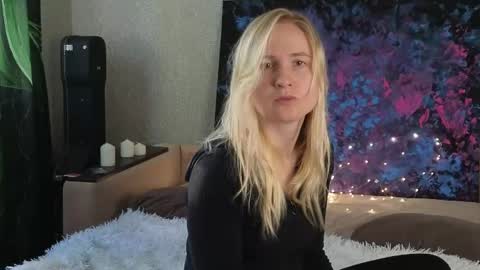 LanaviSmith online show from October 13, 6:13 am