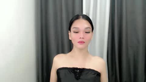 lanawyatt_ online show from October 6, 5:54 pm