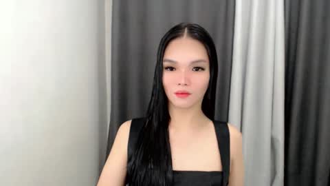 lanawyatt_ online show from November 9, 3:43 pm