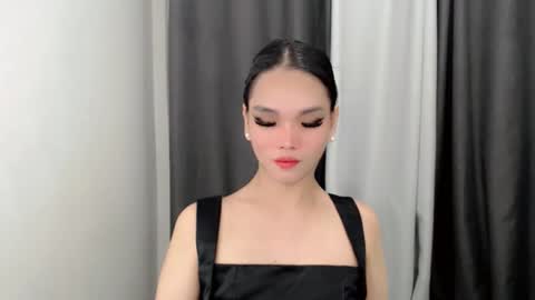 lanawyatt_ online show from November 12, 5:57 pm